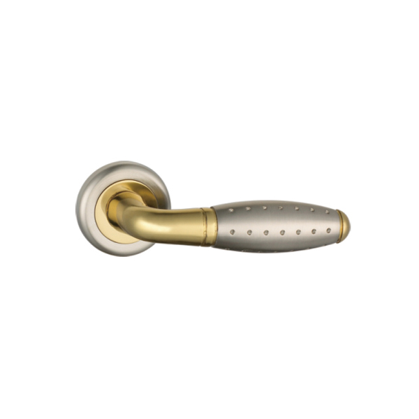 Zamak Door Handle On Round Rose 2K443