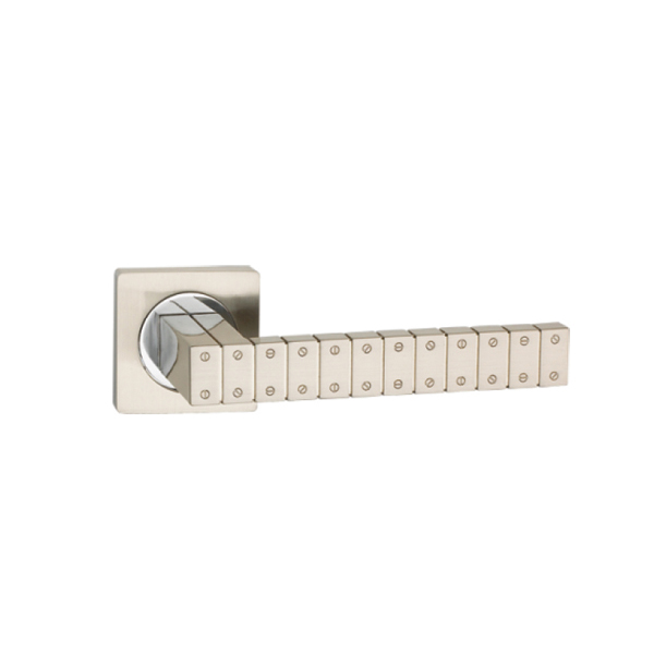 Zamak Door Handle On Square Rosette 2K445