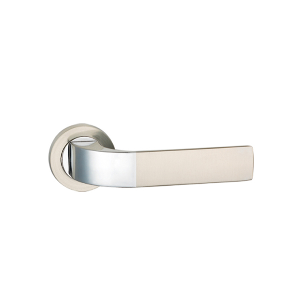 Zamak Door Handle On Round Rosette 2K441