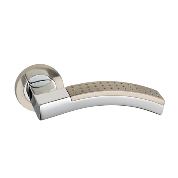 Zamak Door Handle On Round Rosette 2K446