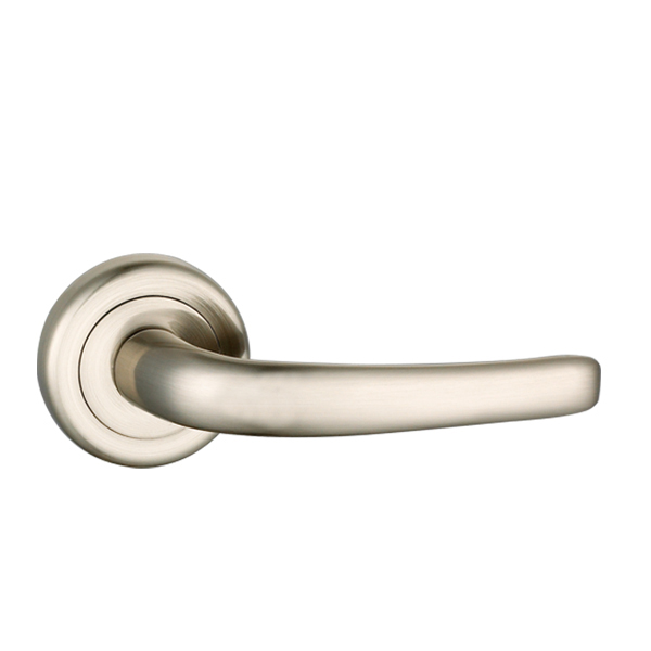 Zamak Door Handle On Round Rose 2K456