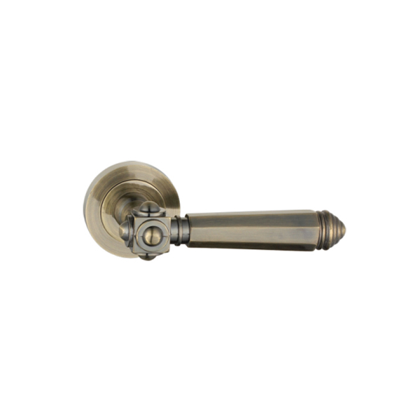 Zamak Door Handle On Round Rosette 2K449