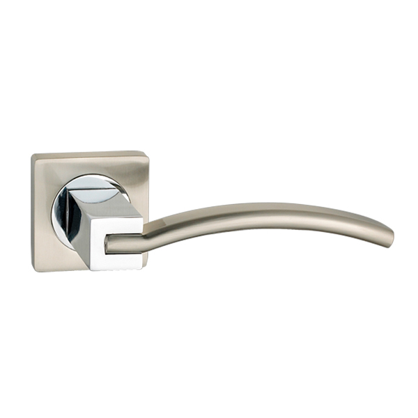 Zamak Door Handle On Square Rosette 2K452